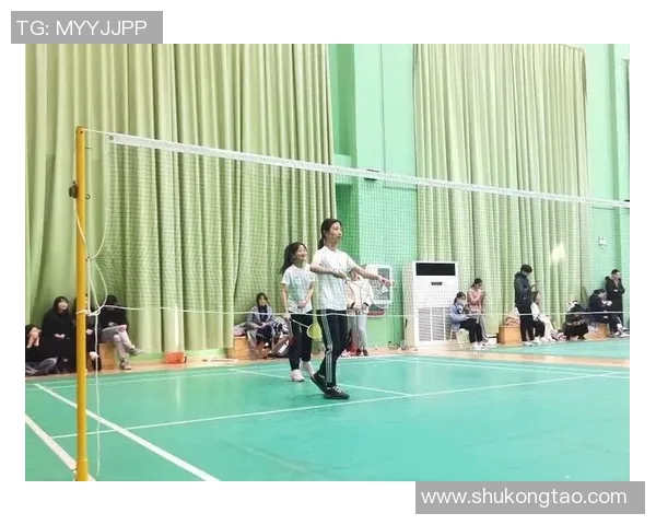 重庆羽毛球队勇攀高峰的奋斗历程与冠军赛精彩回顾